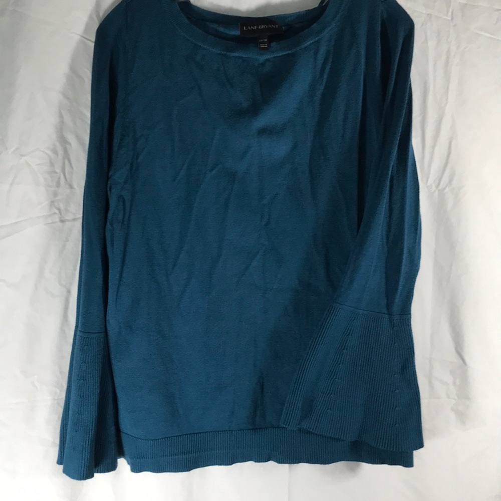 Plus size knit flare-sleeved sweater